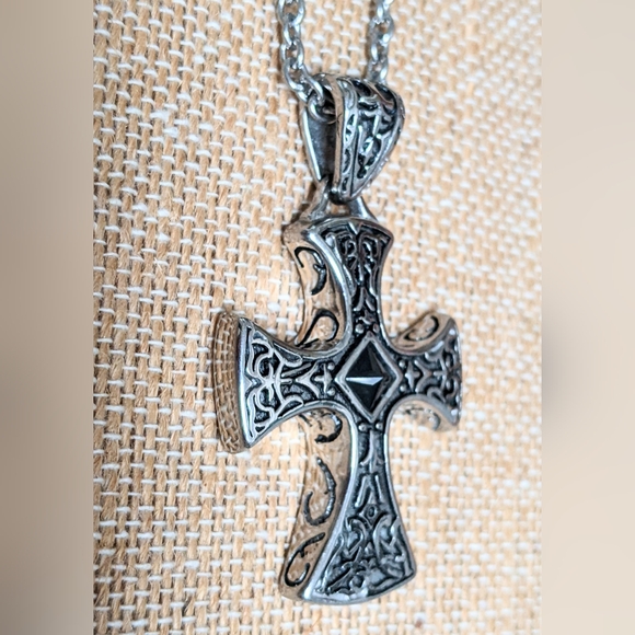 Men's Maltese Gothic cross solid stainless steel black crystal 20" chain 3D nice - Picture 1 of 4